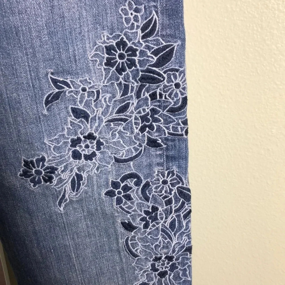 LOFT Embroidered Crop Jeans - Picture 3 of 9